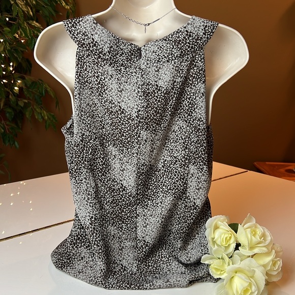 🤎BANANA REPUBLIC BROWN & GRAY SNAKESKIN PRINT TOP SIZE 6 - Picture 9 of 15